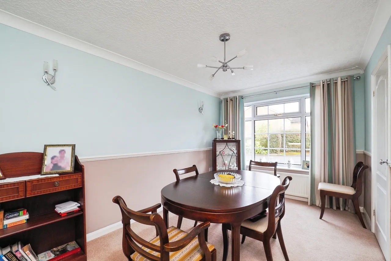 Cranbourne Grove, Hucknall, Nottingham, Nottinghamshire, NG15, photo 3