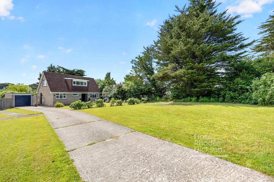Caws Avenue, Seaview, PO34, photo 16