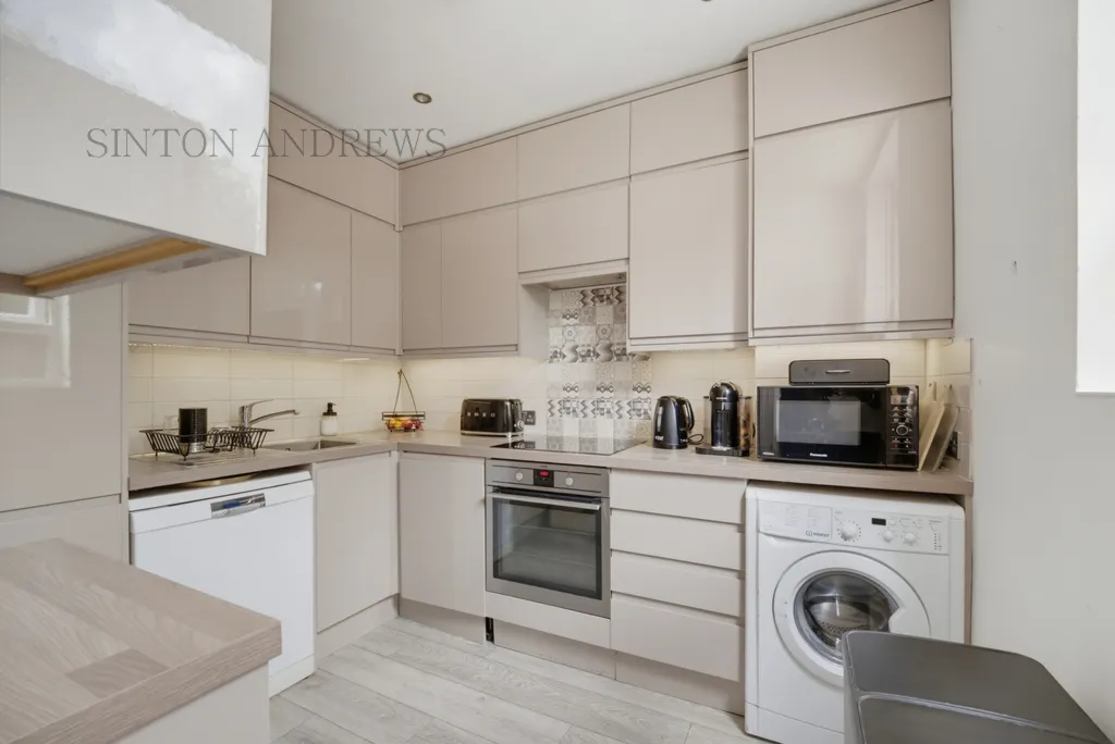 Lammas Park Road, Ealing, photo 5