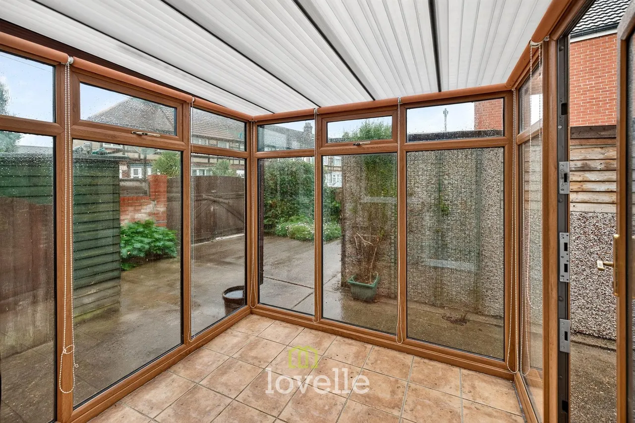 Cross Coates Road, Grimsby, DN34, photo 13