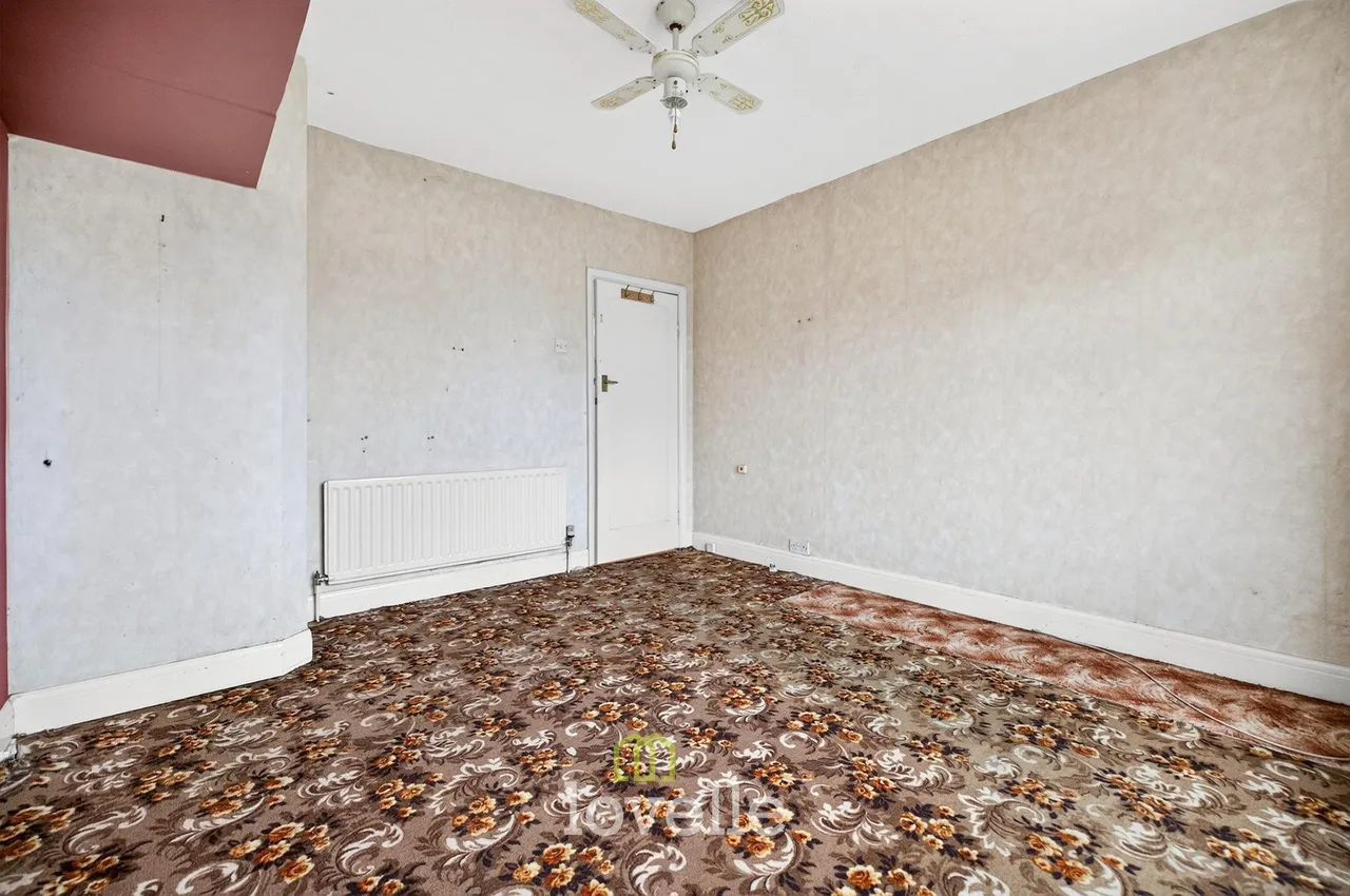 Cross Coates Road, Grimsby, DN34, photo 17