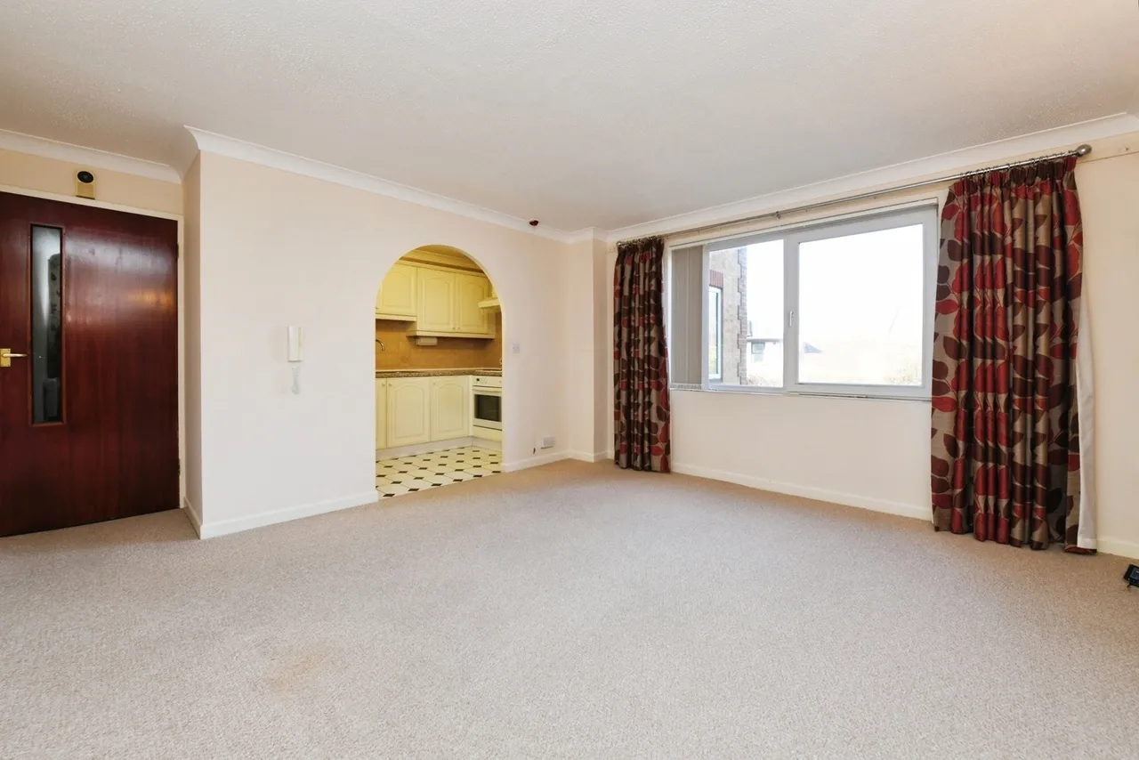 Sawyers Hall Lane, Brentwood, Essex, CM15, photo 5