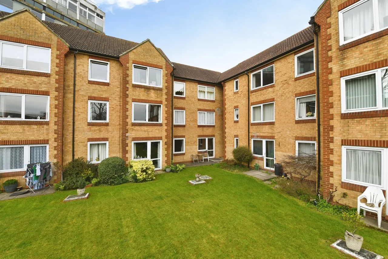 Sawyers Hall Lane, Brentwood, Essex, CM15, photo 15