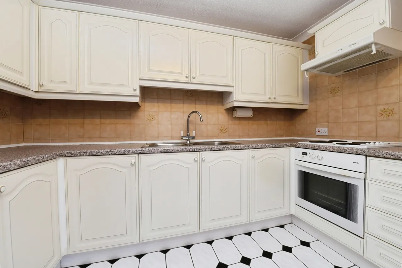 Sawyers Hall Lane, Brentwood, Essex, CM15, photo 6