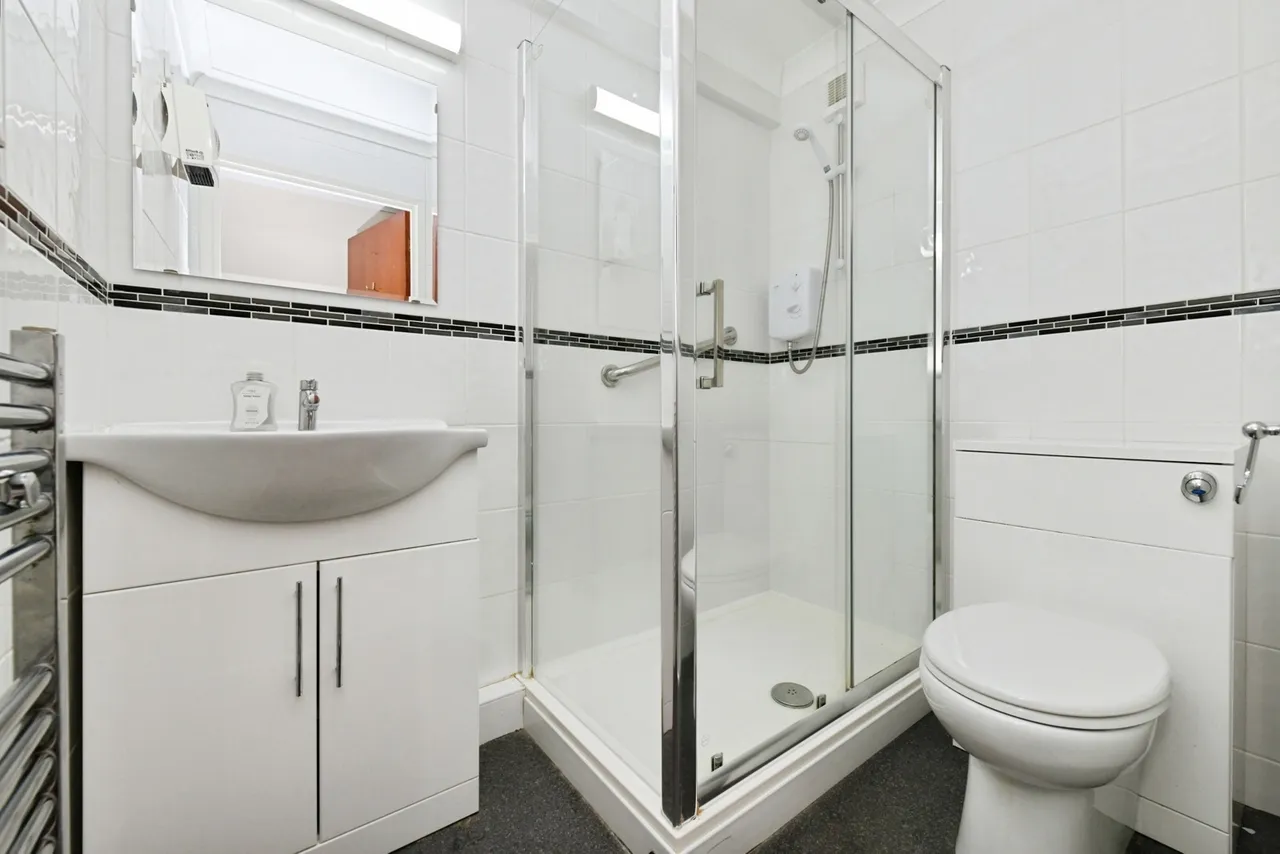 Sawyers Hall Lane, Brentwood, Essex, CM15, photo 8