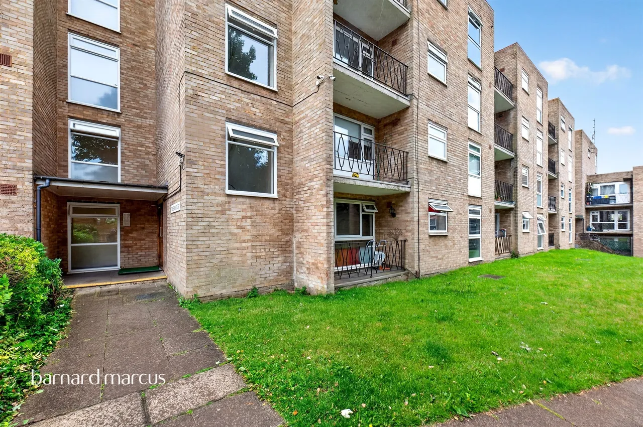 1 bed flat for sale, Cheam Road, Sutton, SM1