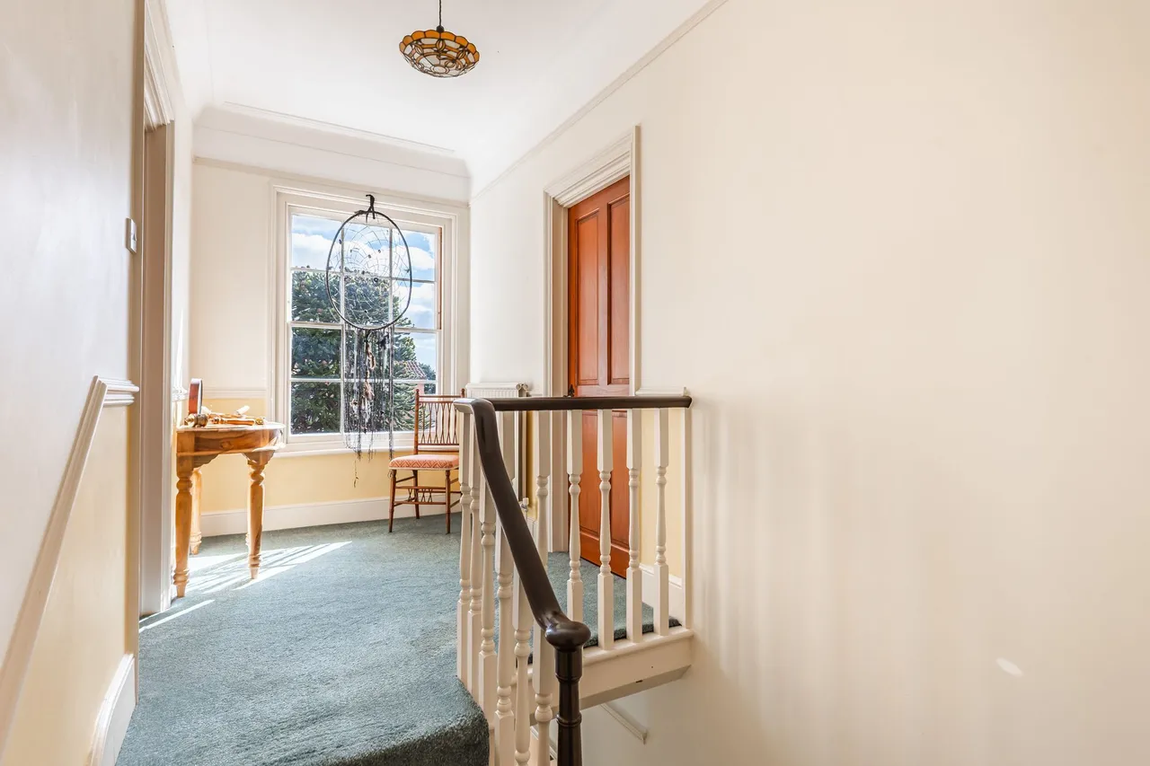 Fine Four Bedroom Georgian Home in Ma, photo 10