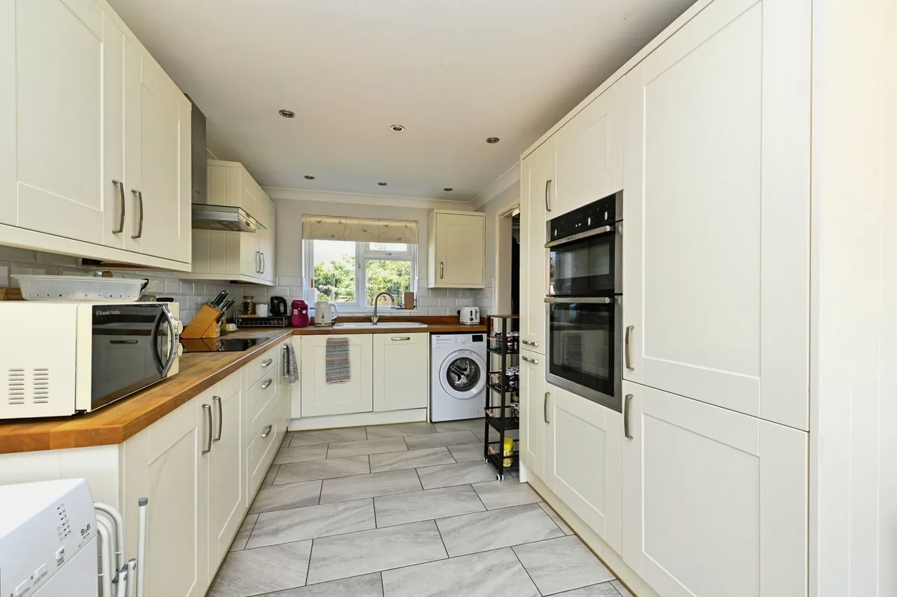 Crown Gardens, Wereham, King's Lynn, Norfolk, PE33, photo 3