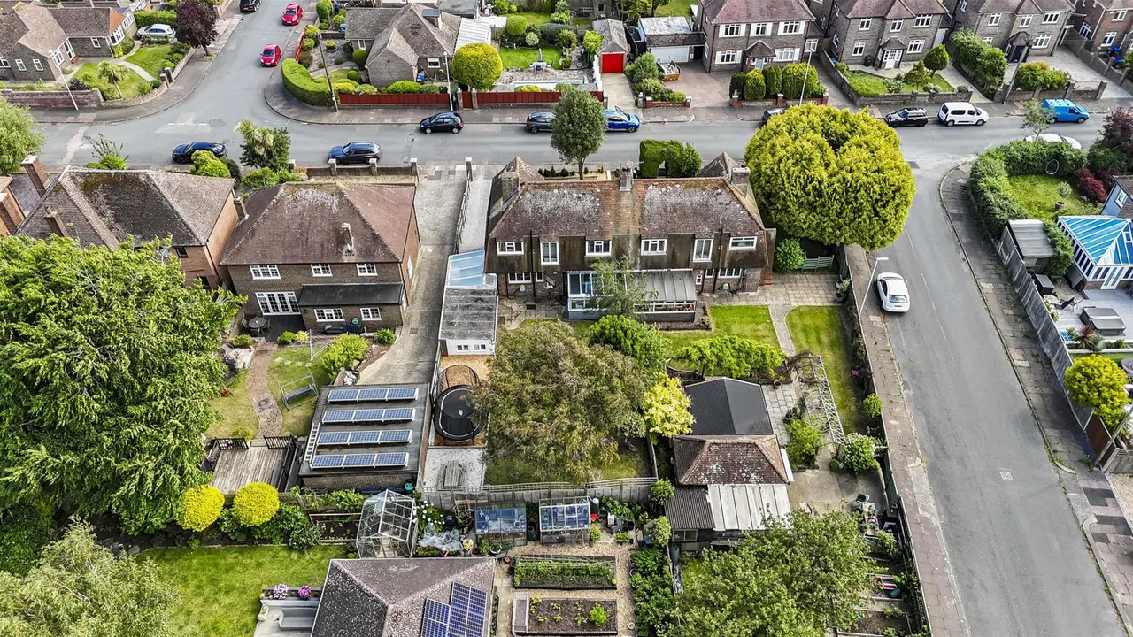Broadview Gardens, Worthing, photo 13