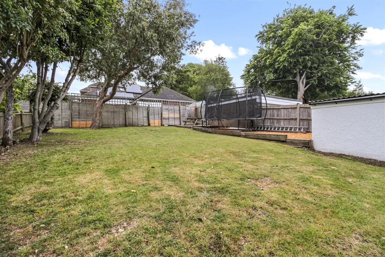 Broadview Gardens, Worthing, photo 7