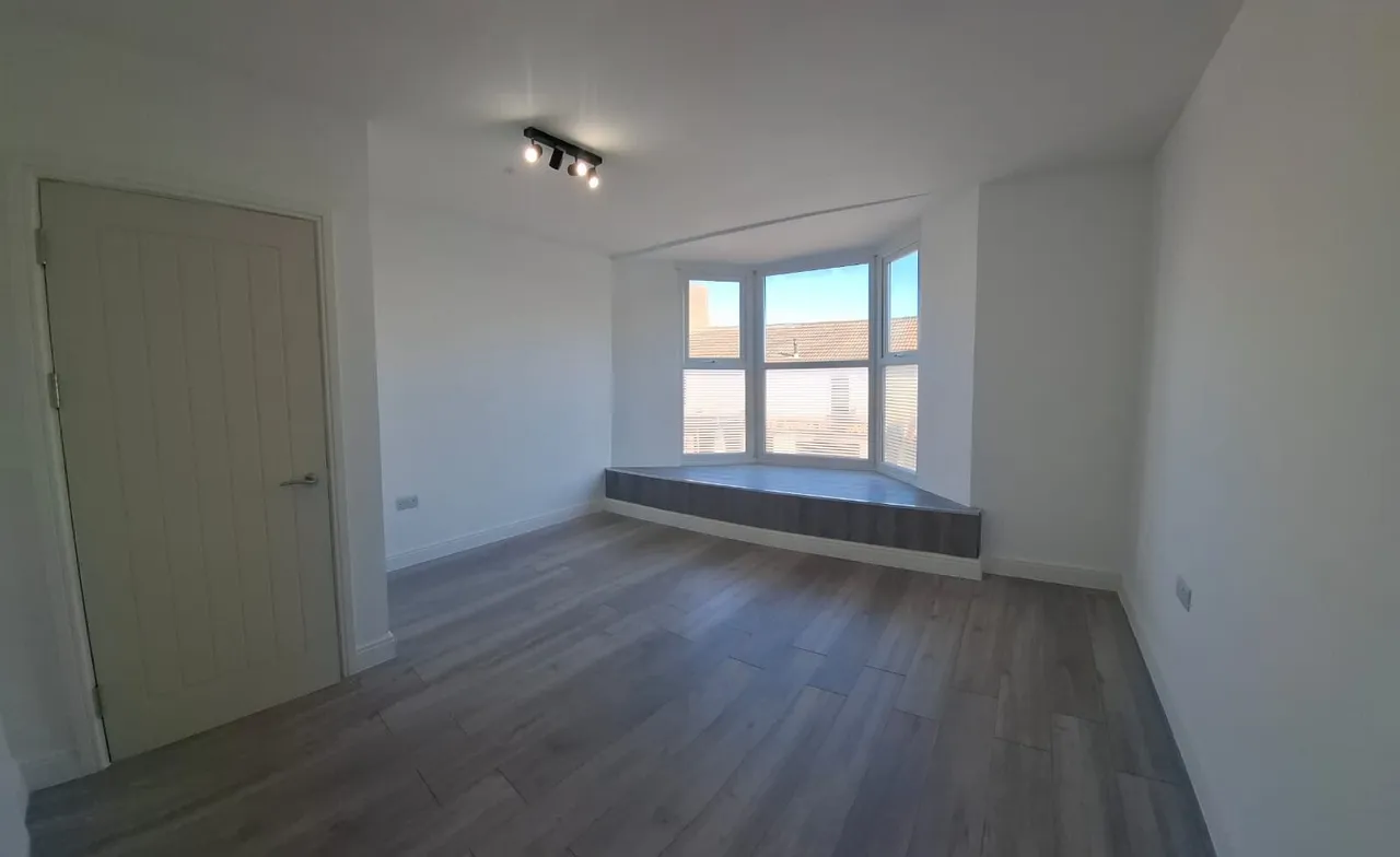 Woodfield Street, Swansea, SA6, photo 8