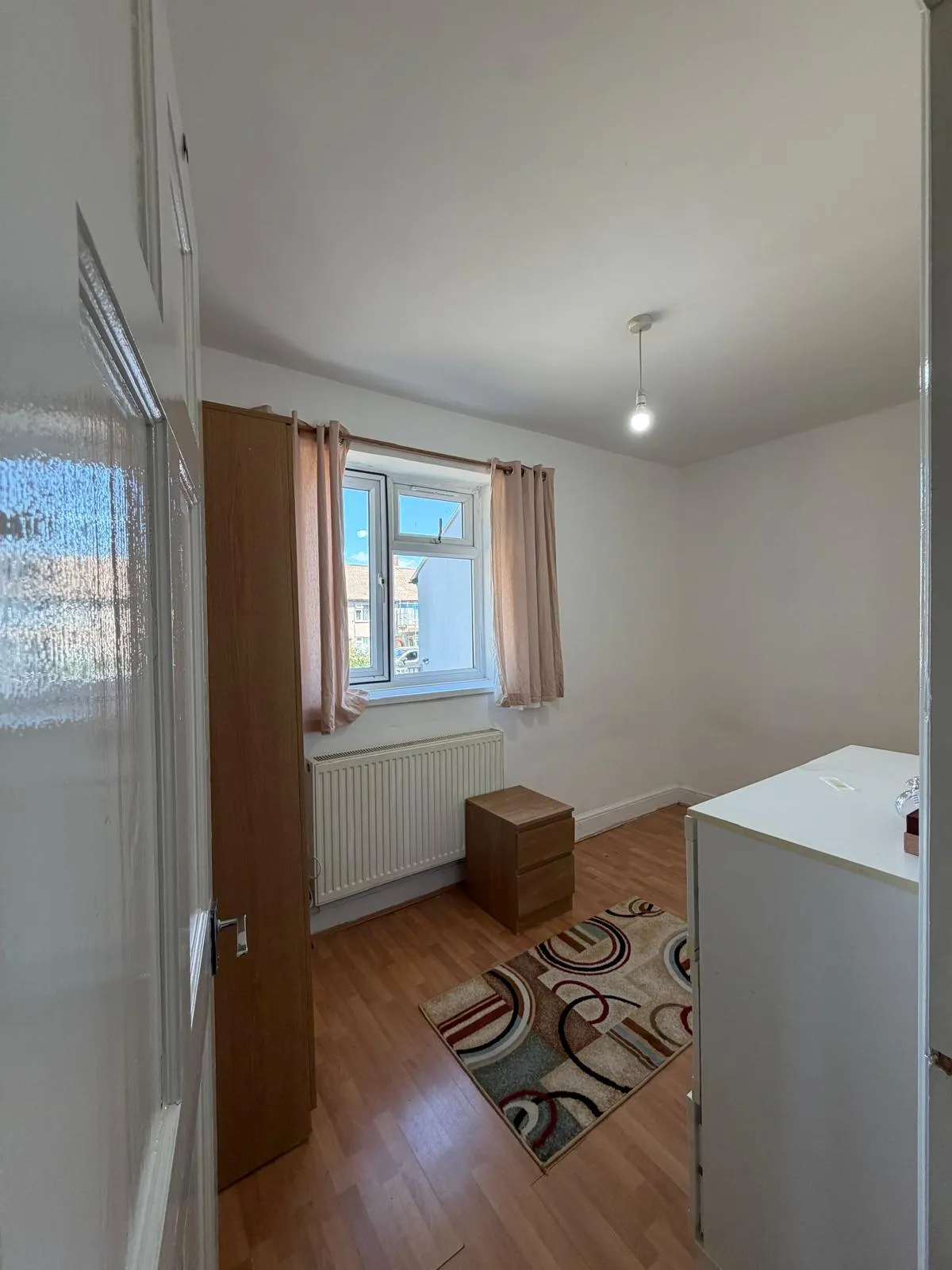 Fallow Close, Chigwell, IG7, photo 10