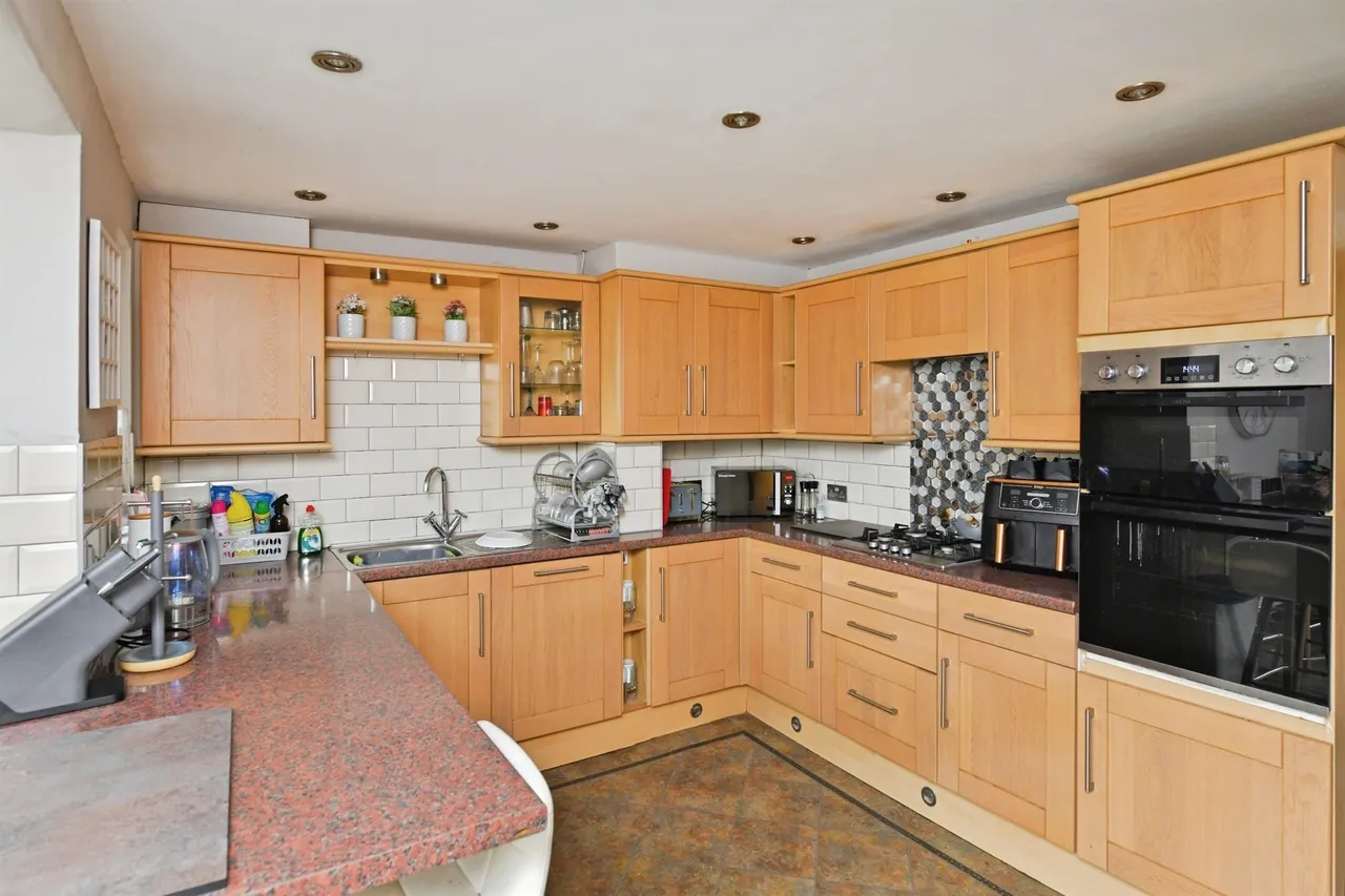 Warfelton Crescent, Saltash, photo 10