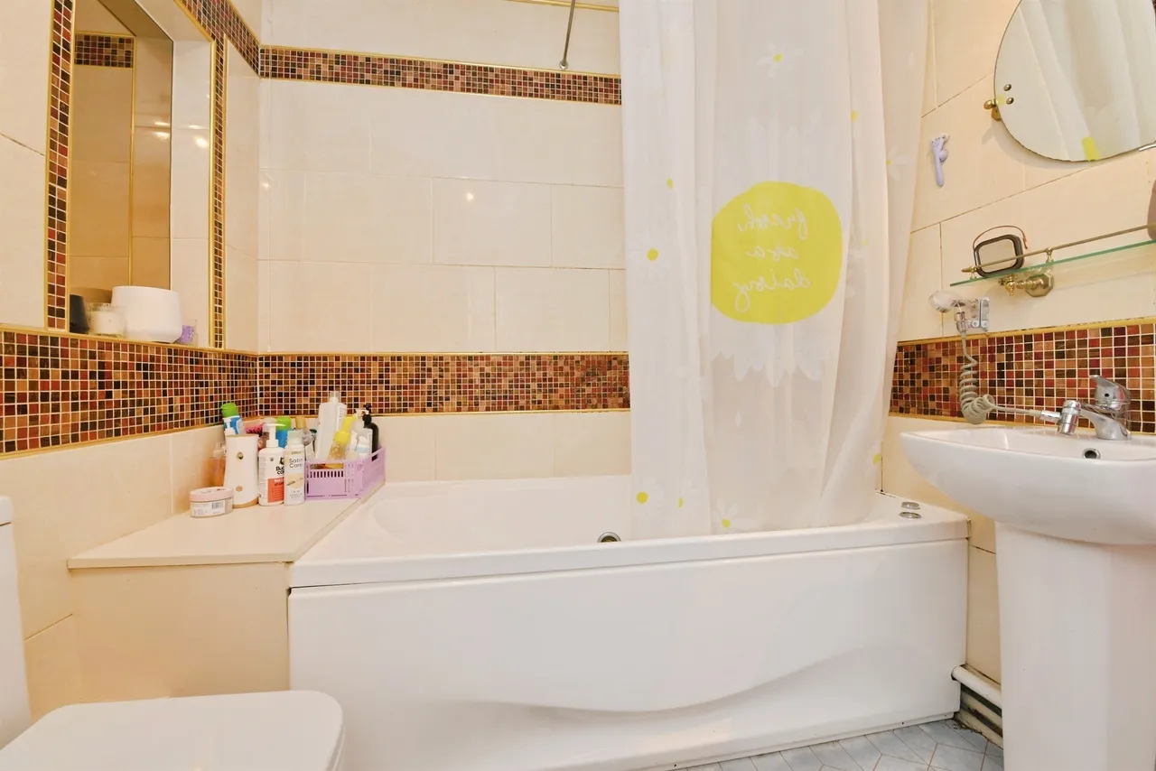 Warfelton Crescent, Saltash, photo 9