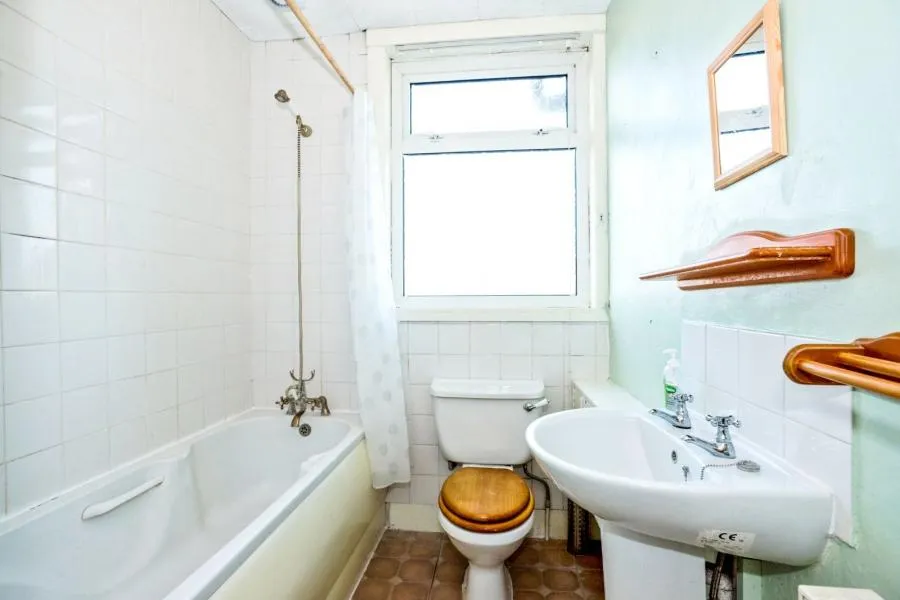 Hollam Road, Southsea, PO4, photo 9