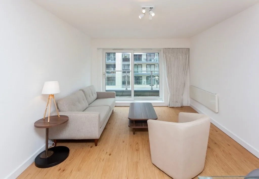 Boulevard Drive, Beaufort Park, NW9, photo 2