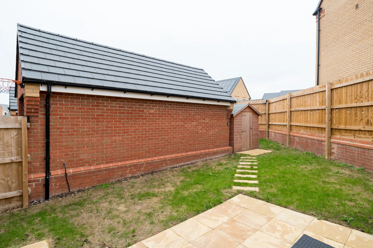 Bannister Drive, MK17, photo 15