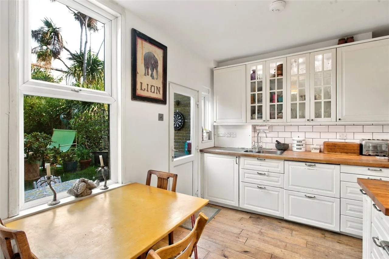 3 bed house for sale, Lessingham Avenue, Tooting