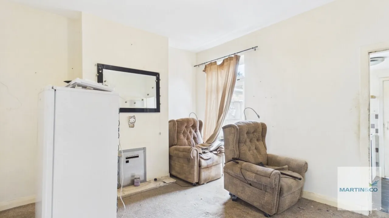 Reddicap Heath Road, photo 3