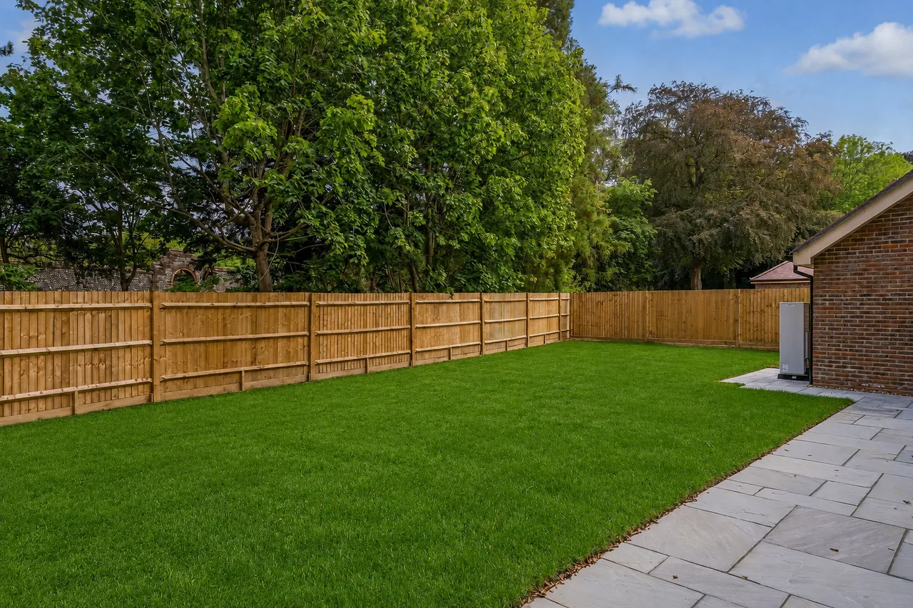 The Mulberry, Headley Chase, KT18, photo 15