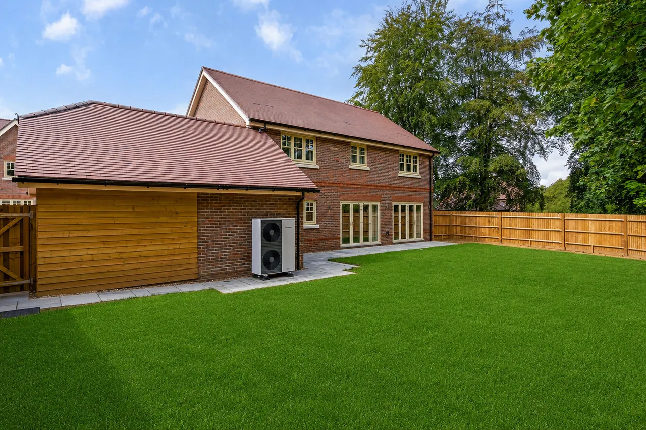 The Mulberry, Headley Chase, KT18, photo 16