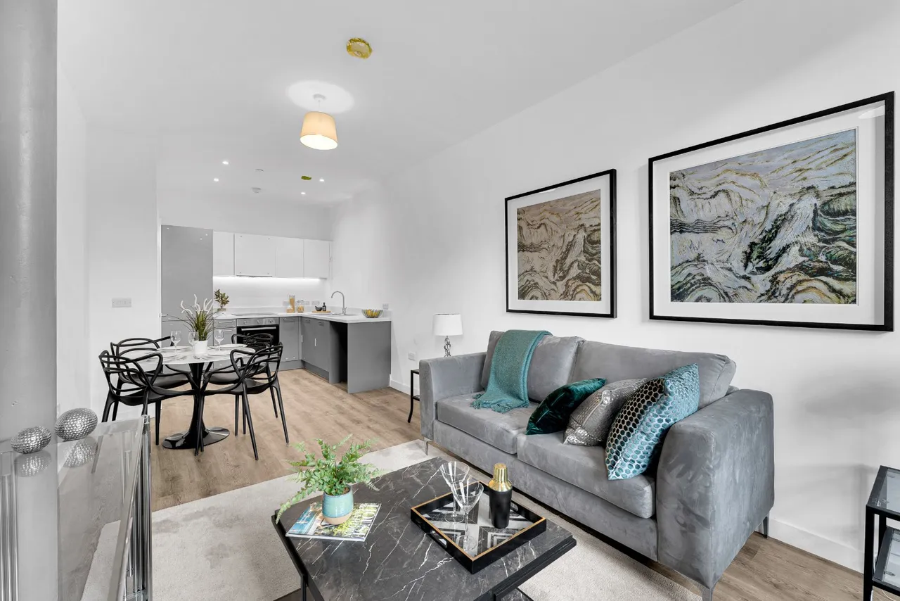 2 bed flat to rent, Cotton Gardens, Bolton, BL1