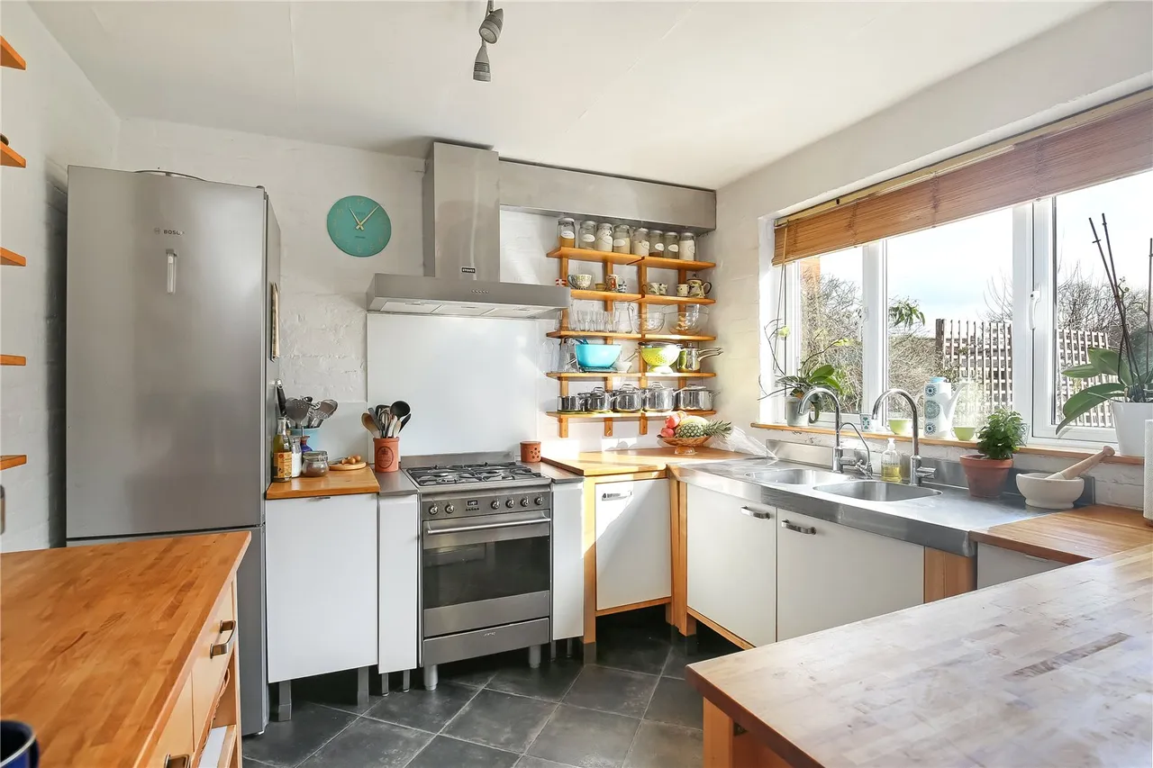 Canada Road, West Wellow, Romsey, Hampshire, SO51 6DD, photo 4