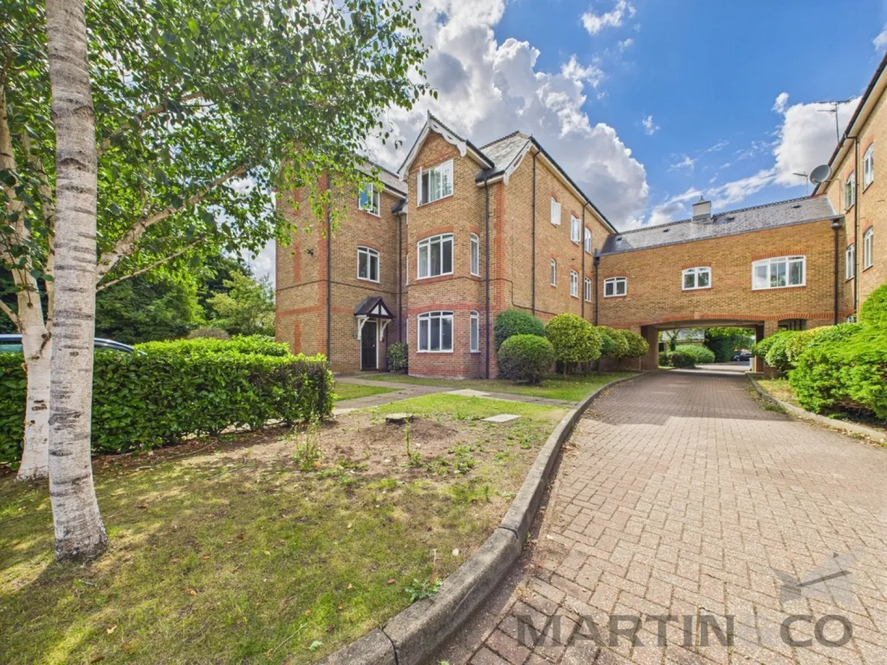2 bed flat for sale — Latium Close, Holywell Hill, St Albans