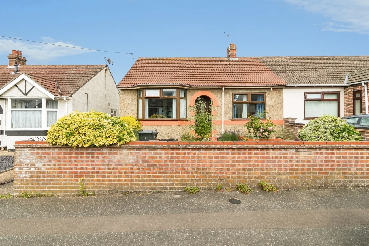 3 bed house for sale — Beech Road, Carlton Colville, Lowestoft