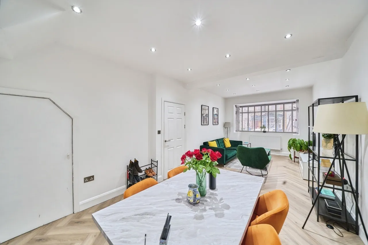 Meath Road, London, E15, photo 3
