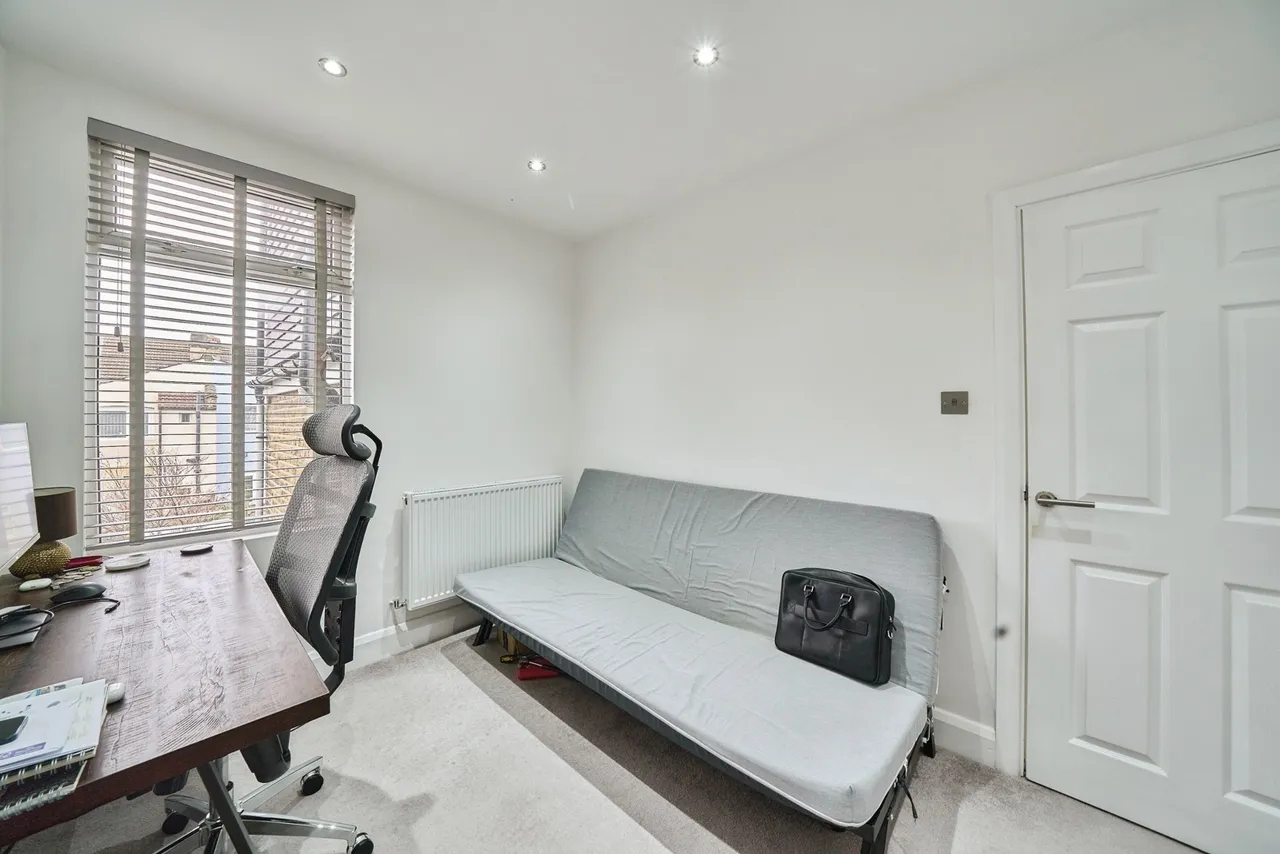 Meath Road, London, E15, photo 13