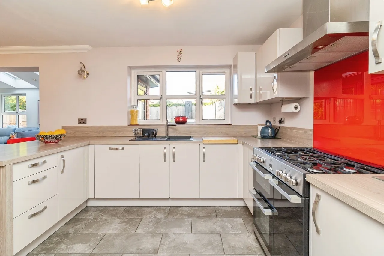 Welsummer Grove, Shenley Brook End, MK5, photo 6