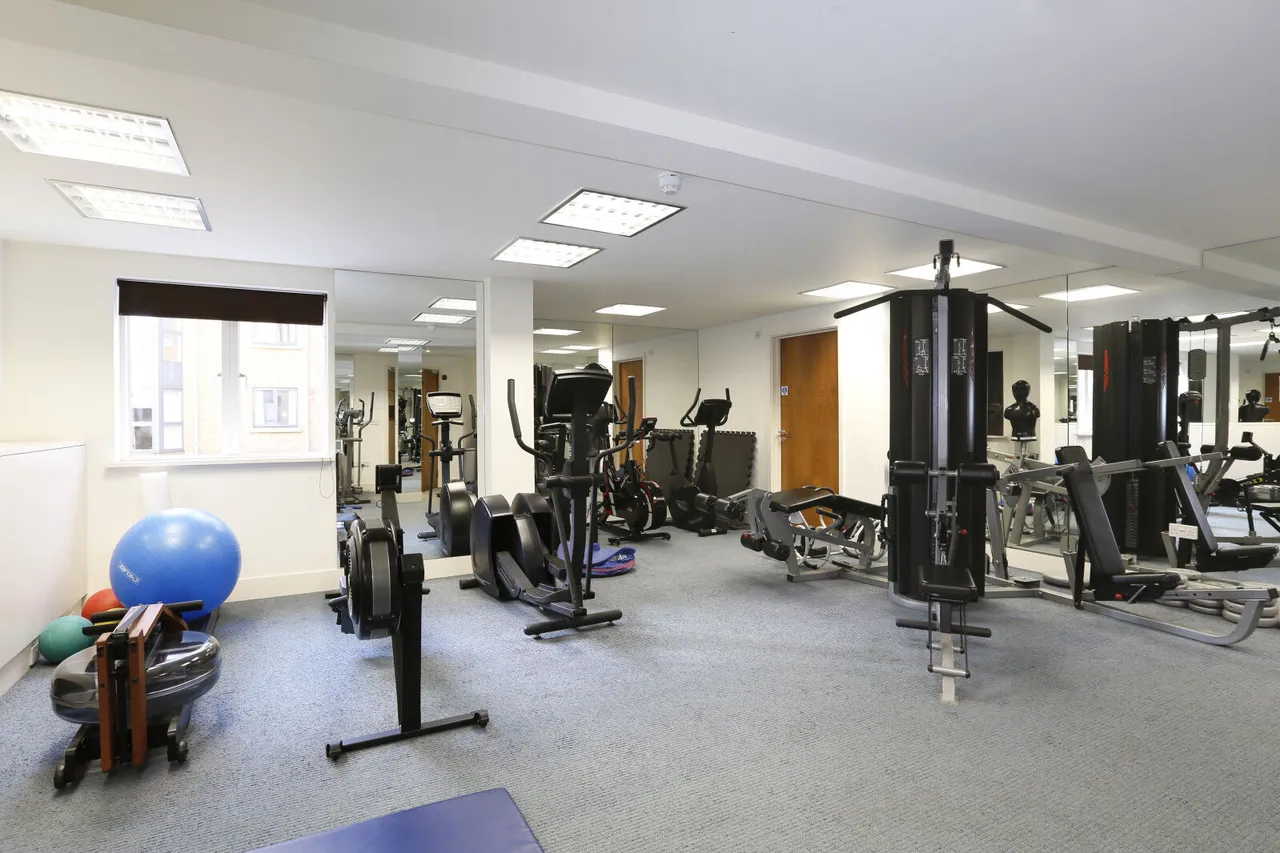 The Downs, London, SW20, photo 3