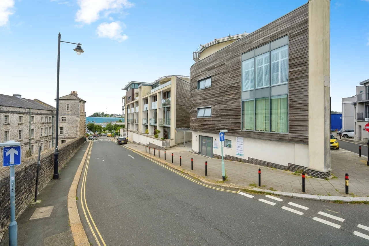 Barrack Place, Plymouth, photo 3