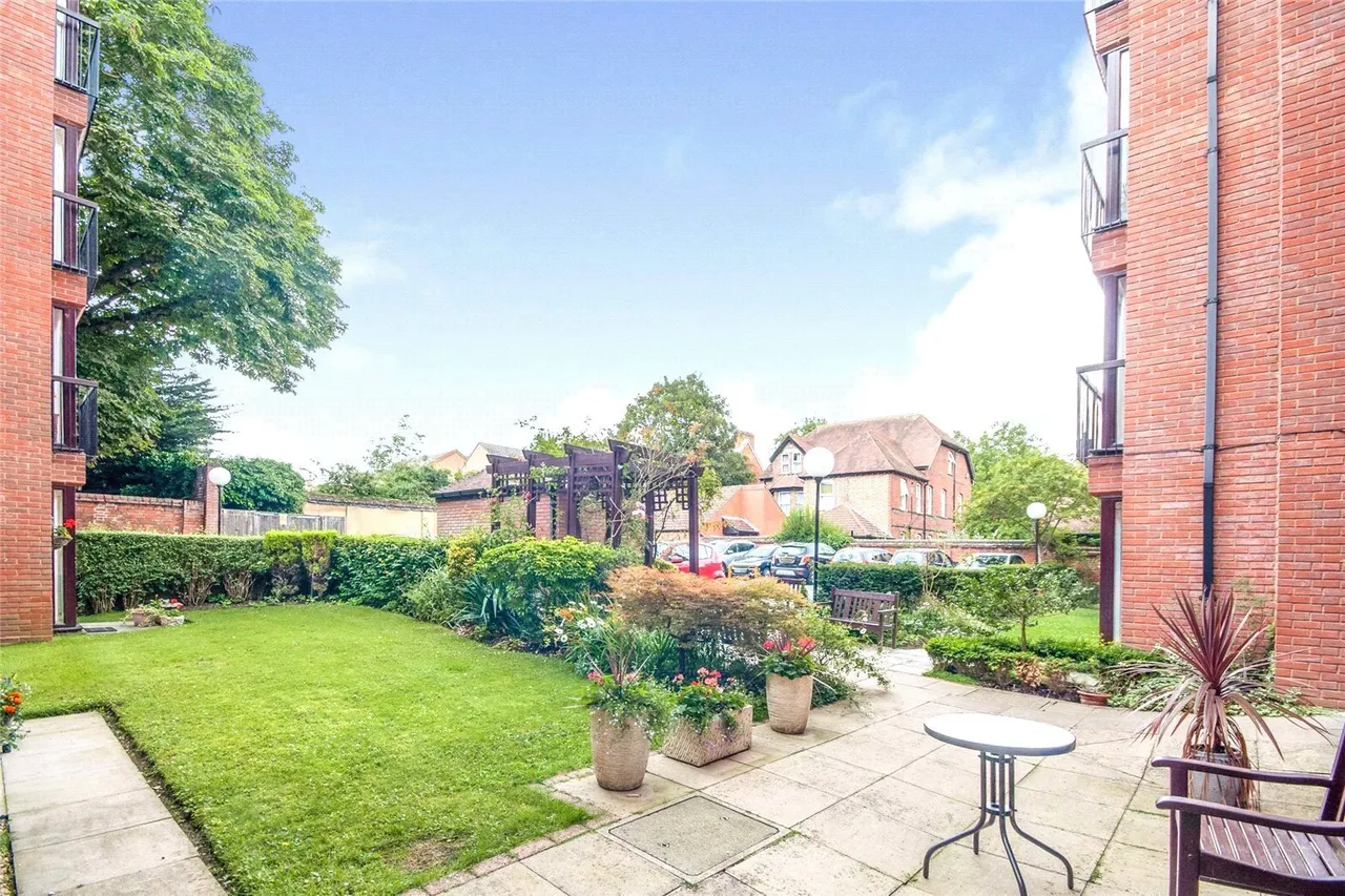 Warwick Avenue, Bedford, Bedfordshire, MK40, photo 8