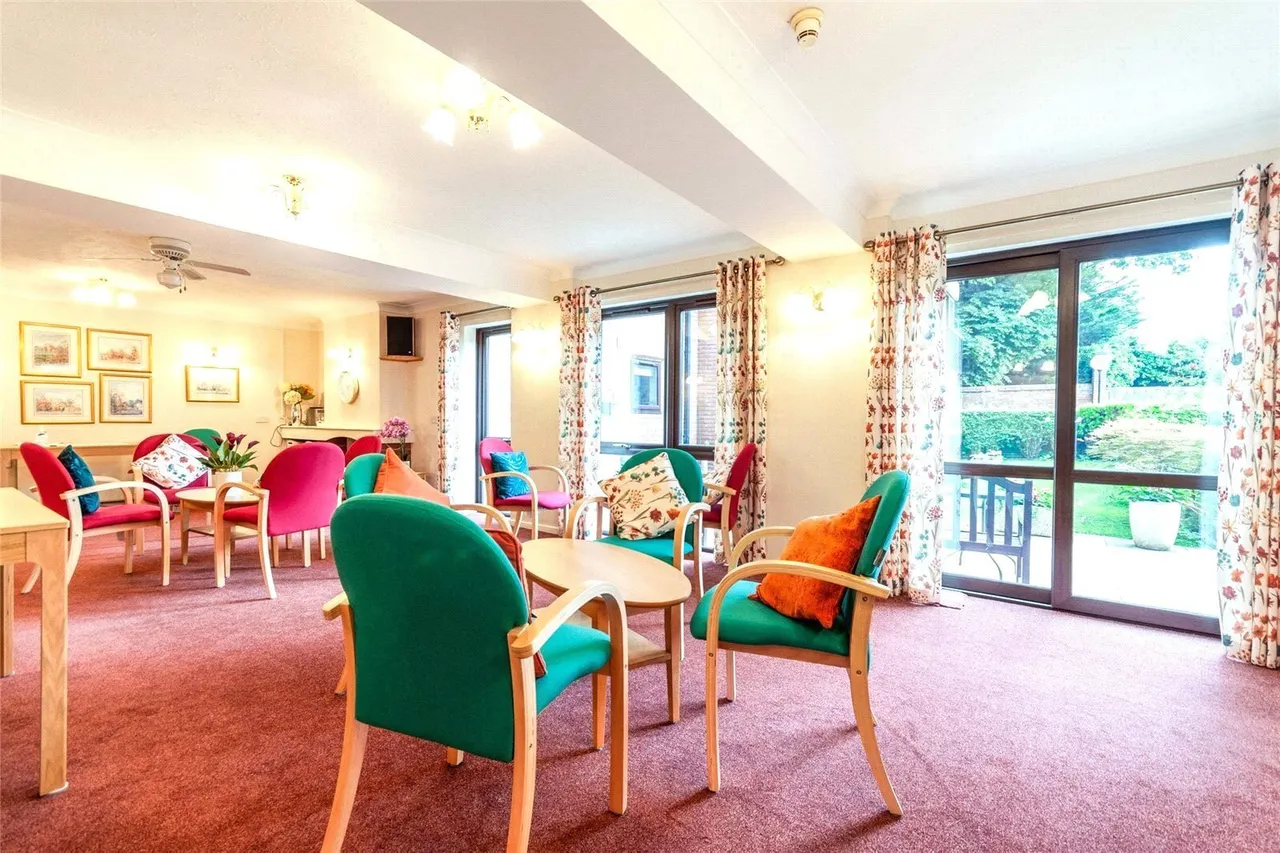 Warwick Avenue, Bedford, Bedfordshire, MK40, photo 12