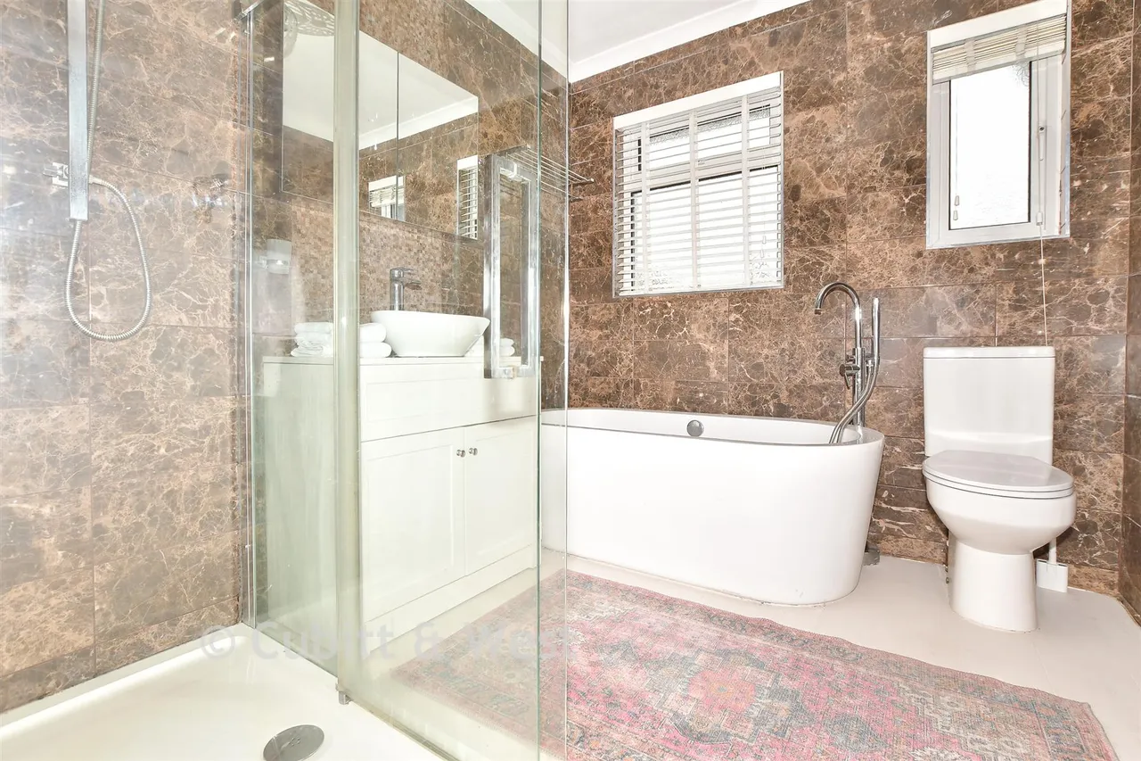 Dallaway Gardens, East Grinstead, RH19, photo 11