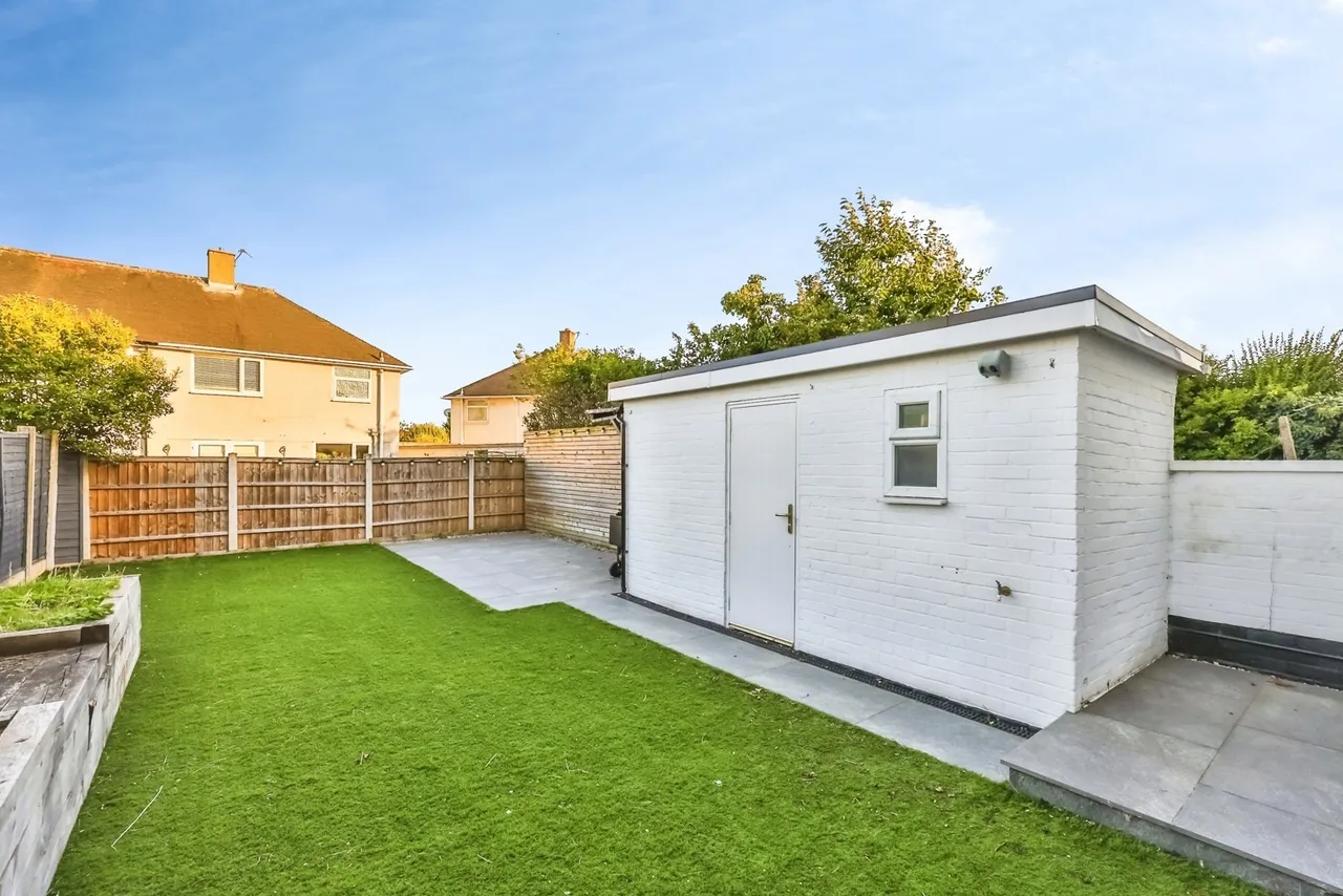 Woodsford Grove, Clifton, NG11, photo 18