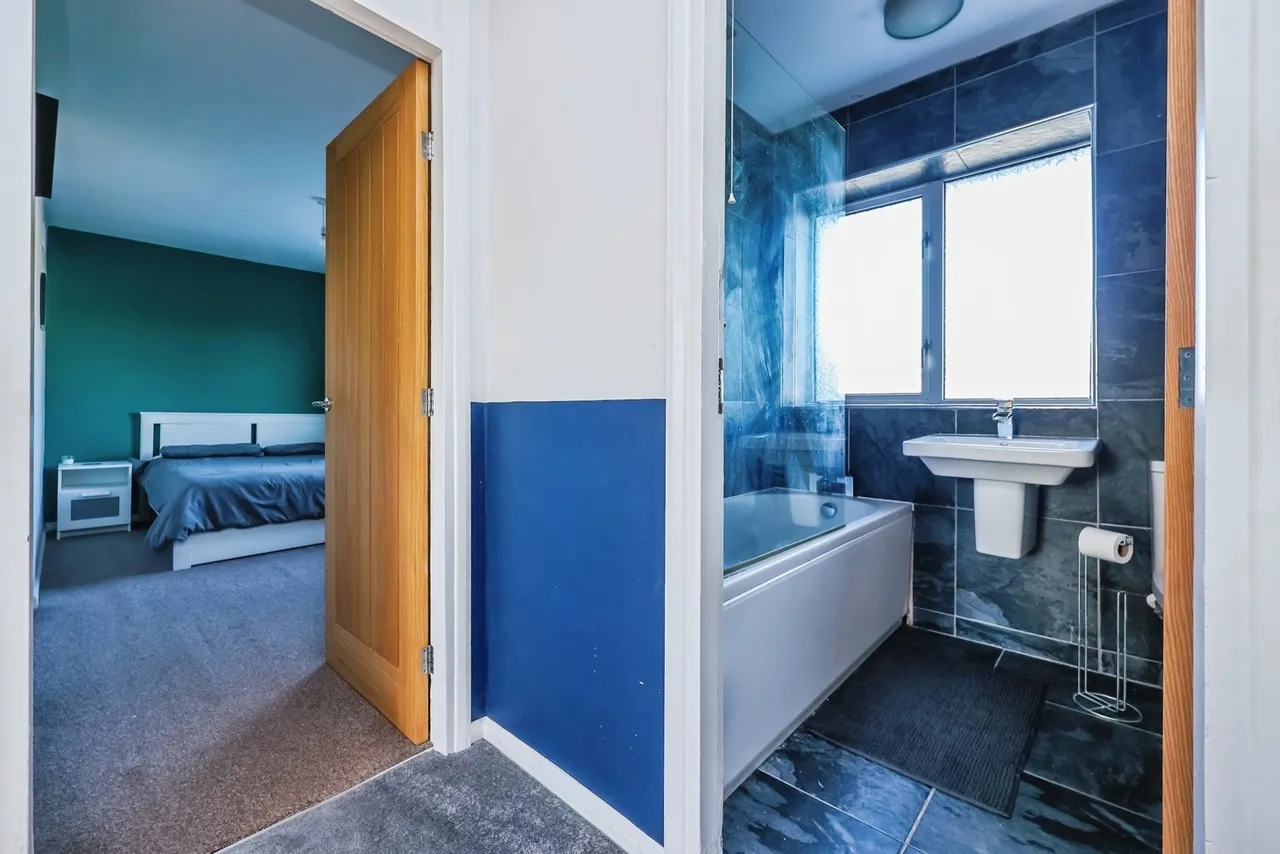 Woodsford Grove, Clifton, NG11, photo 11