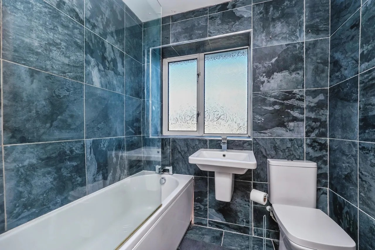 Woodsford Grove, Clifton, NG11, photo 17
