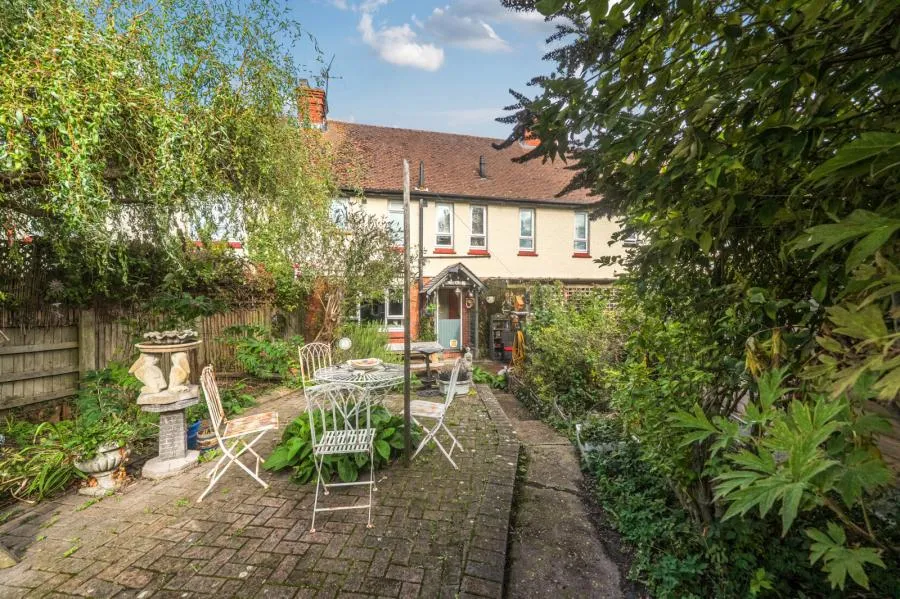 St. George's Avenue, Newbury, RG14, photo 2