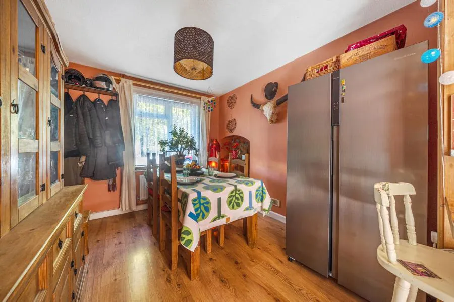 St. George's Avenue, Newbury, RG14, photo 6