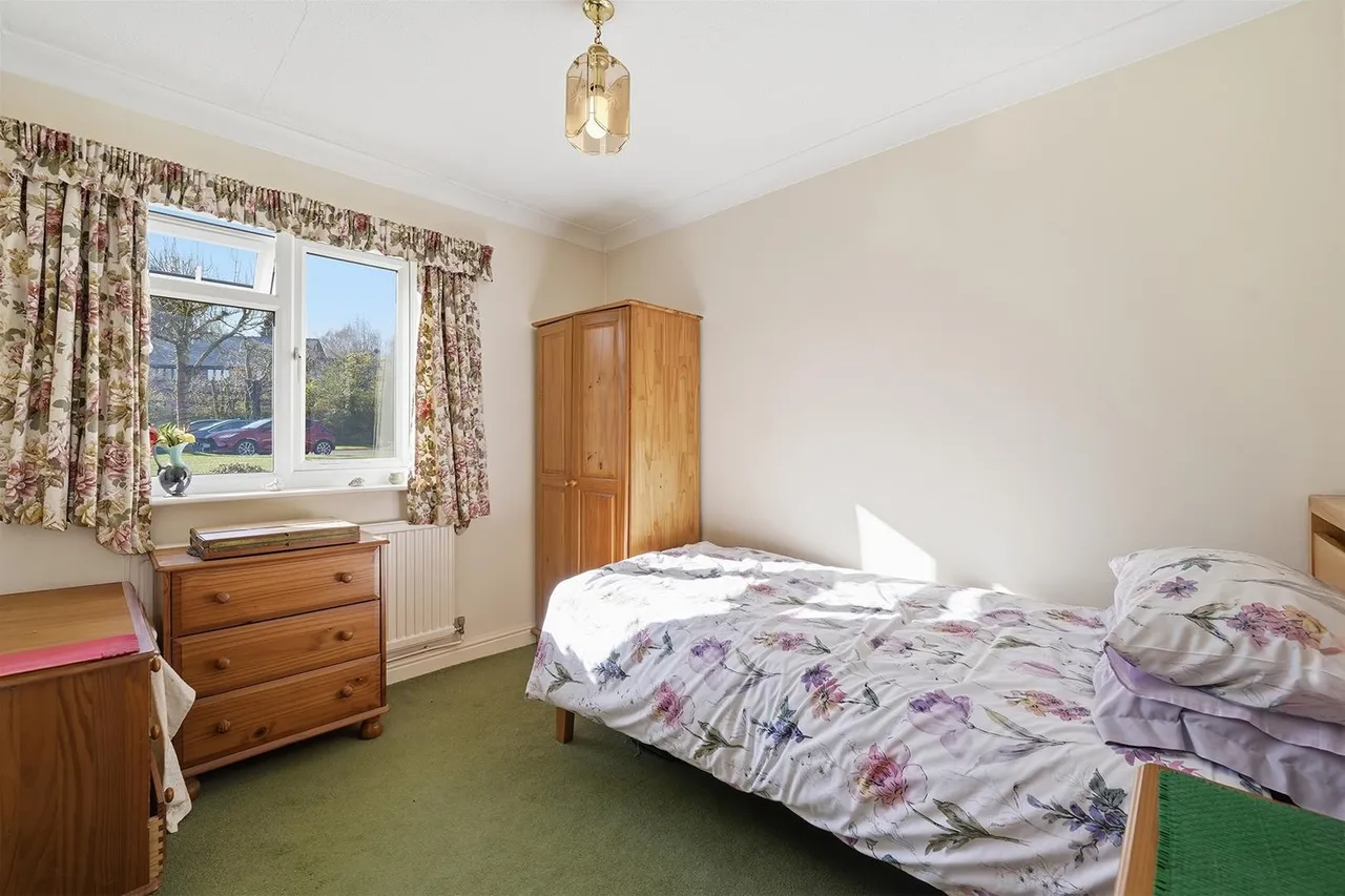 Shirleys Close, Prestbury, photo 9