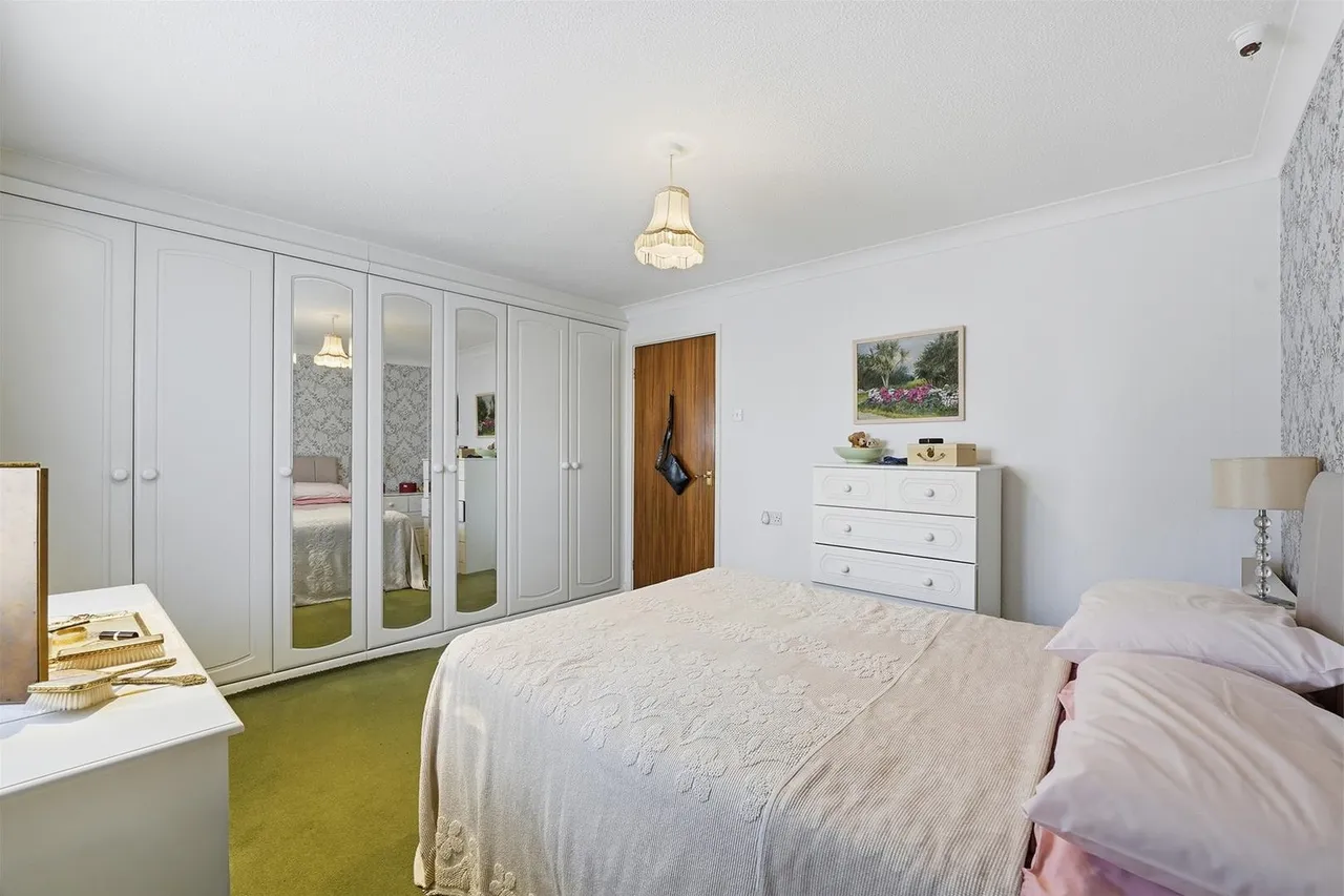Shirleys Close, Prestbury, photo 8