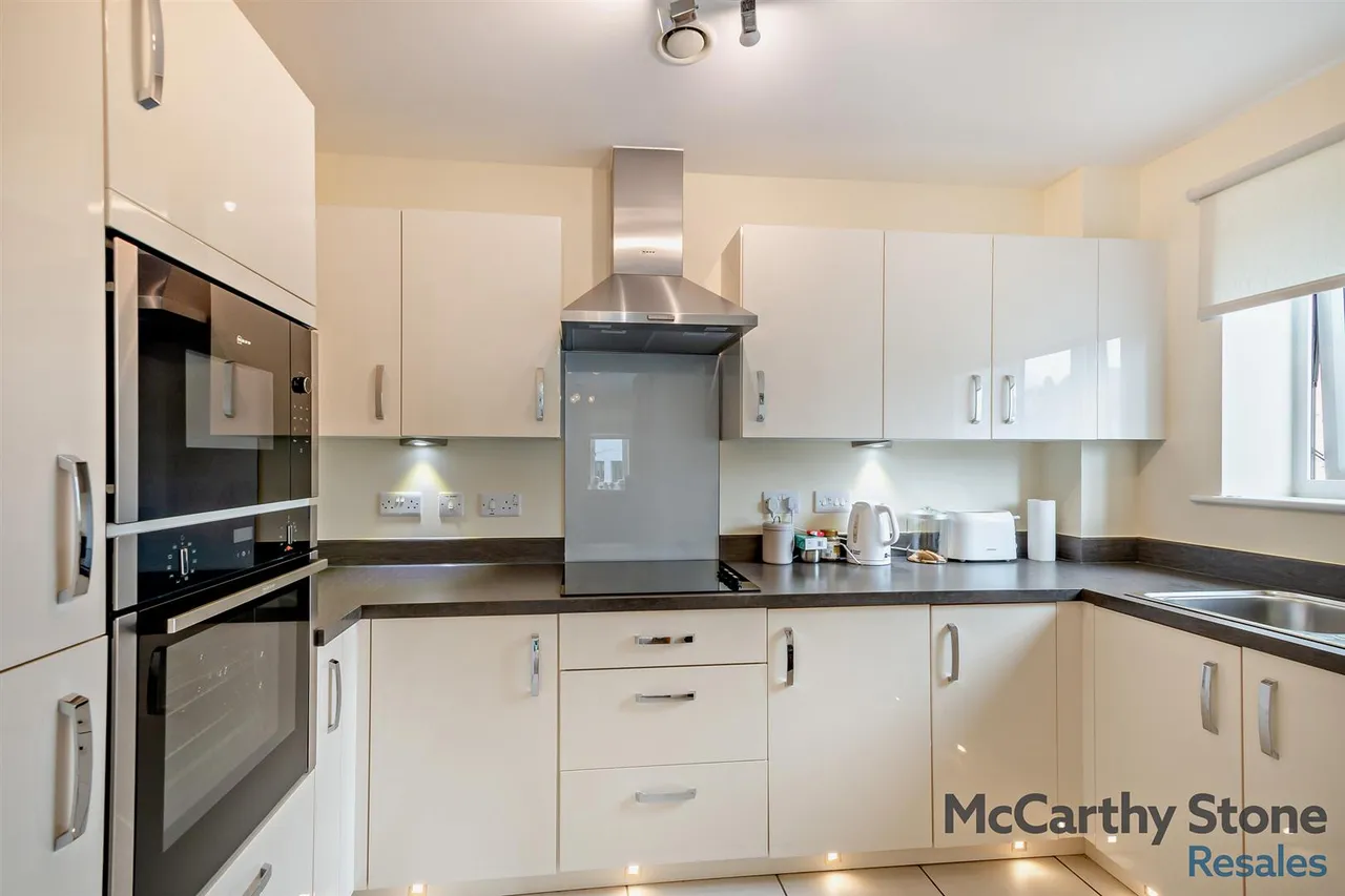 Railway Road, Ilkley, LS29, photo 13