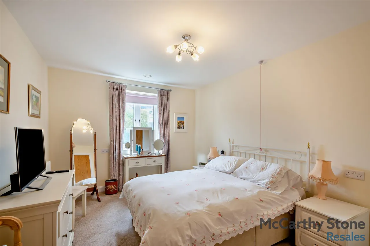 Railway Road, Ilkley, LS29, photo 5