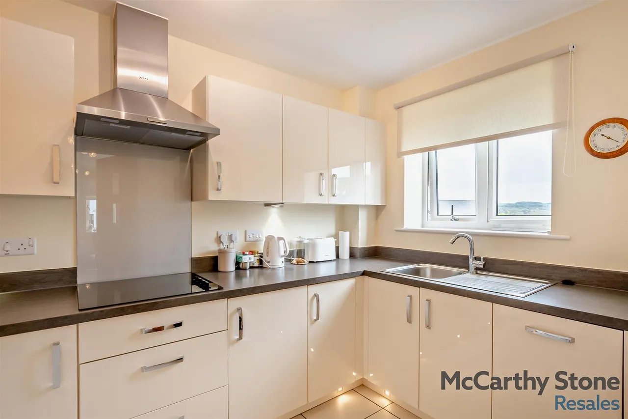 Railway Road, Ilkley, LS29, photo 7