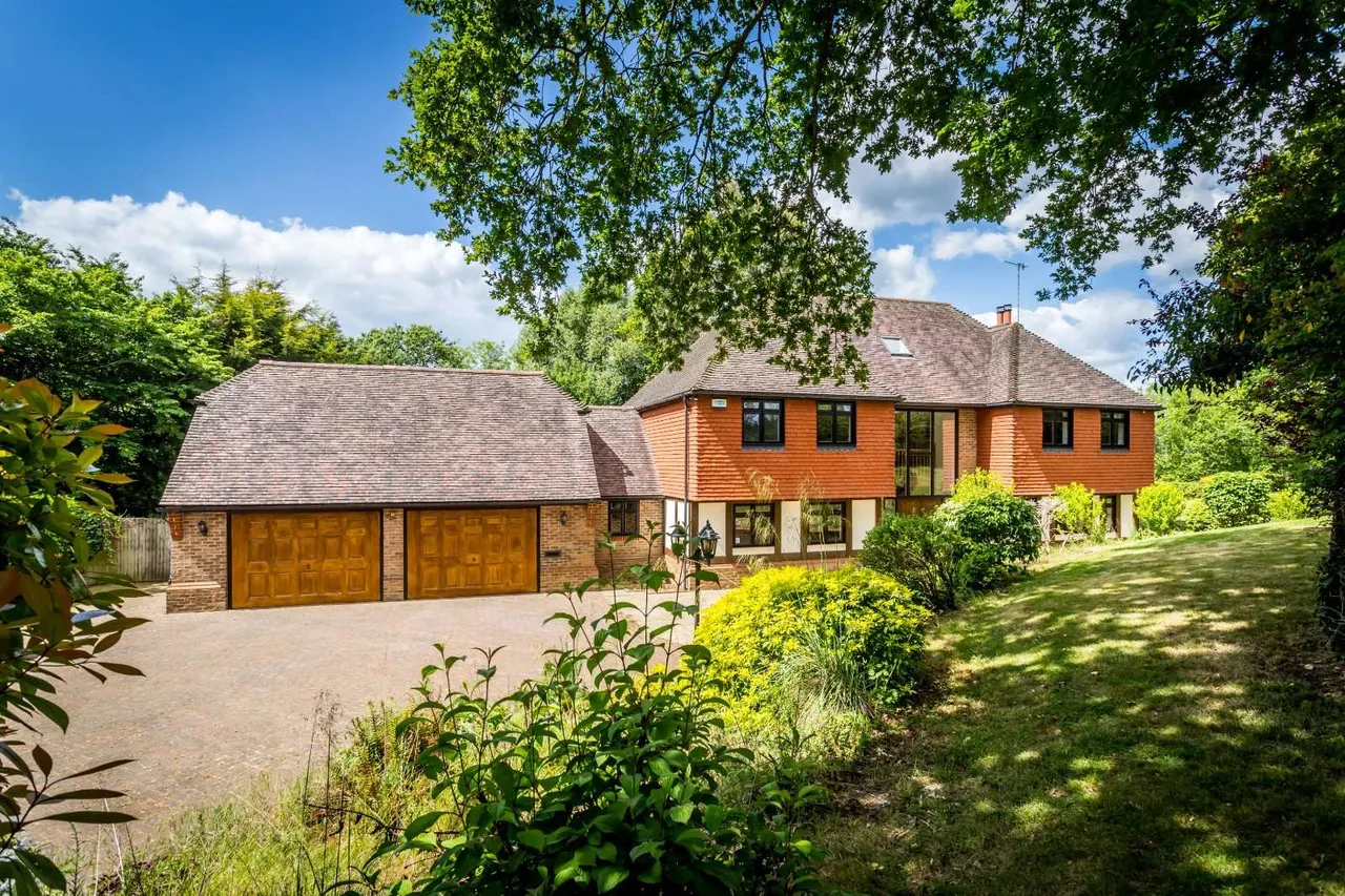 6 bed house for sale — Morleys Road, Weald, Sevenoaks, Kent, TN14 6QY