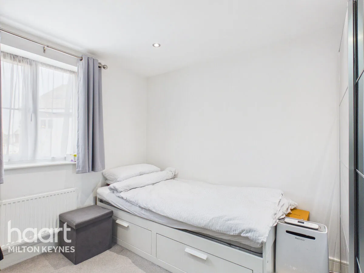Summerlin Drive, Milton Keynes, MK17, photo 2