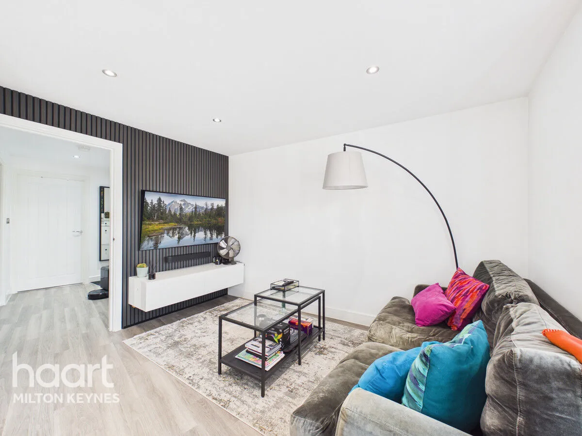 Summerlin Drive, Milton Keynes, MK17, photo 11